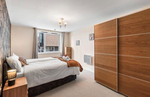 Luxury Apartment - Balcony - Prime Location - Sleeps 5 - Foto 17