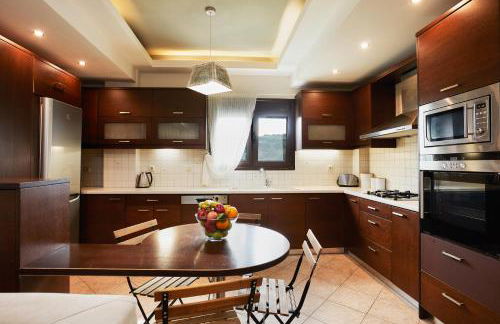 Villa Elodia with Pool & Garden in Heart of Crete - Foto 37