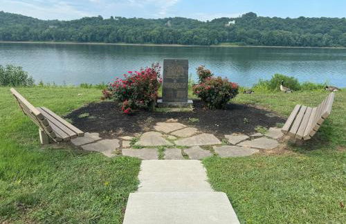 Stargazers' Retreat A Tiny Home on the Riverside - Photo 66