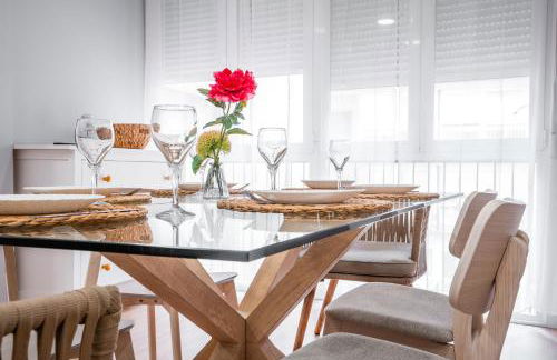 Apartamento turístico con 3 dormitorios en Granada QH Estación de Tren - Photo 1