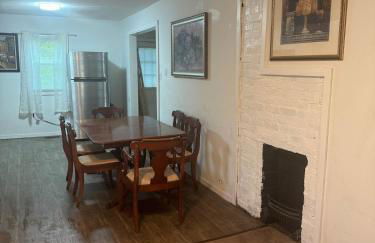 Cozy 3 4 BR Home Ideal for Family - Foto 28