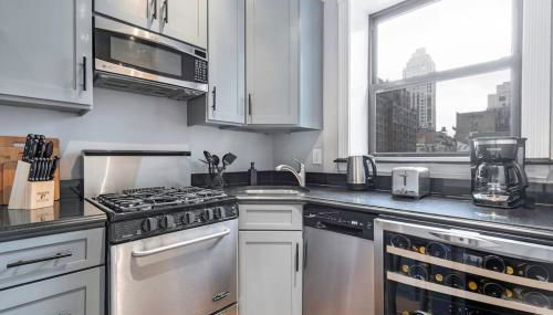 Gorgeous & Bright 3BDR & 1BTH in Midtown Manhattan - Foto 5, stove, dishwasher, toaster
