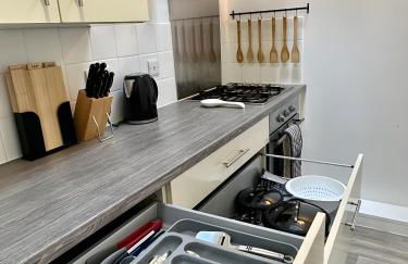 Amo Mews House - Central, Private Patio & Free Parking - Foto 5