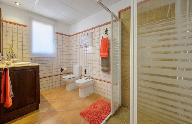 Modern Villa With Pool Near Town - Foto 15