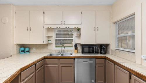 Charming 4BR Westside Home in Beer City USA - Foto 4