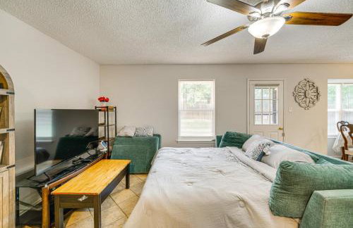 1 Mi to Denton Square Family Home with Fenced Yard! - Foto 4