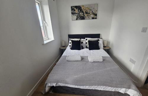 Homington House Long Stays Sleeps 7 Free Parking - Foto 20