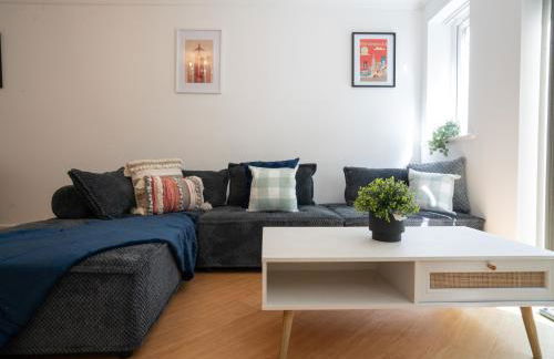 Emirates House, Luxe 5 Bed, with King sized Beds, next to Aiport & NEC, JLR 5 mins - Foto 24