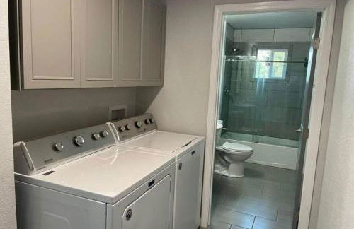 New, Fun-Size Benbow House! - Foto 12