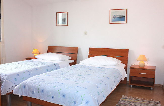 Apartment VIZ - Photo 2