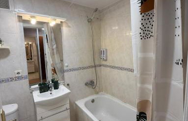 Precioso estudio en Bernabeu Plaza Castilla - Foto 4