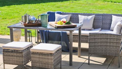 Adgestone Villa - A Luxurious Countryside Escape with Heated Pool, Near Sandown Beach, Dog Friendly in Rural Sandown - Perfect Getaway for Family & Friends - Foto 4, Garden, Garden view