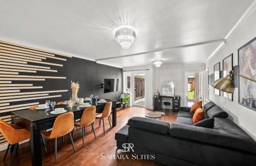 Spacious 6BR - City Hub & Parking - Sleeps 13 - Photo 10