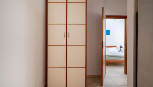 COZY - HOUSE a 100 m dal mare e Parcheggio Privato by APE - Foto 4, wardrobe