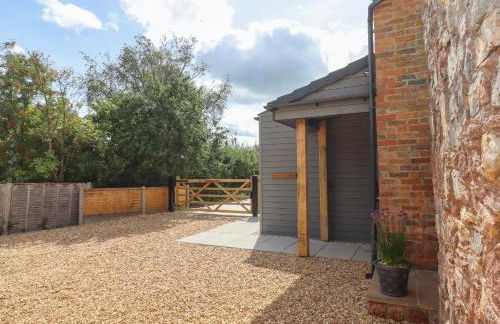 Bumblebee Cottage - Photo 2