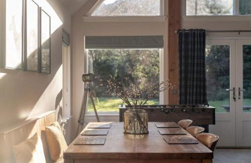 Scenic Oaklodge with wood burner - Photo 20