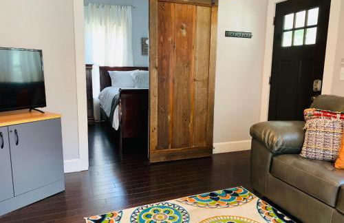 The Cottage! Chic Bungalow Near Old Town Square! - Foto 23