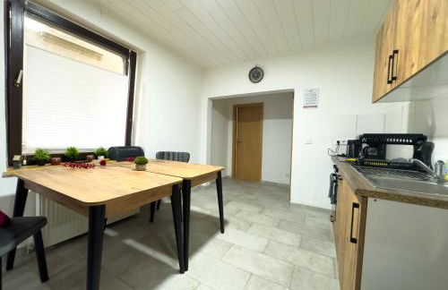 Serviceroom24 - Apartment 6 in Recklinghausen Hoch WLAN - Smart-TV - 24-7 Check-in und Küche - Foto 9