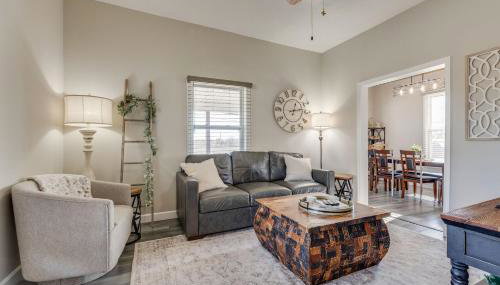 Soak n Stroll 2 State St Casino Firepit Dogs OK - Foto 4