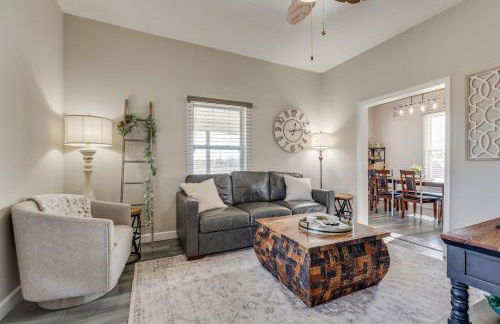 Soak n Stroll 2 State St Casino Firepit Dogs OK - Foto 4