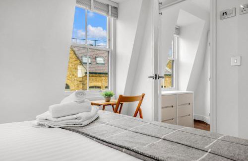 MySquare Vibrant and Sleek 2 Bed Apartment in Artillery Lane - Foto 4