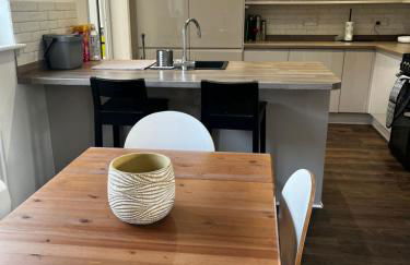 Modern, well-equipped and comfortable 3-bed home in lovely Shropshire village - Foto 1