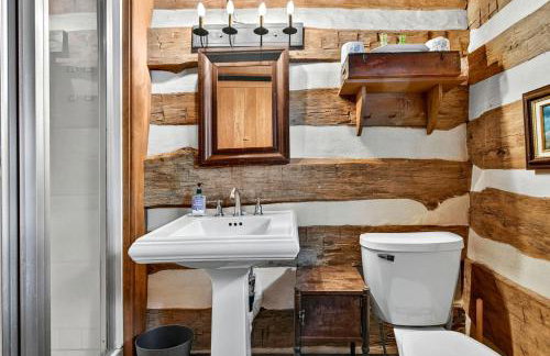 Historic Restored Farmhouse with Cowboy Cauldron Fire Pit Near Ice Mountain, Capon Bridge, West Virginia - Foto 37