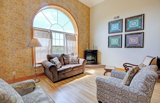 Grand Crowne Resort - Photo 5