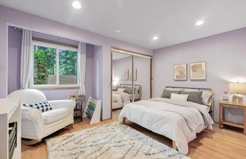 Charming and Spacious House with Relaxing Huge Deck - Foto 24