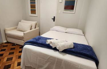 Complete studio one block from Flamengo beach - Foto 6