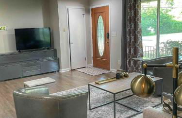 Decatur Home - Chic Comfort Family & Fun - Photo 6