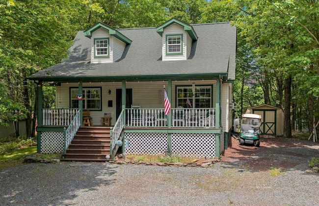 Ridge Retreat by Avantstay Game Room Covered Porch Fire Pit - Photo 1