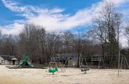 Evergreen Lodge by AvantStay Poconos Lake Cabin Fireplace Large Deck Near Jack Frost Kalahari - Foto 2