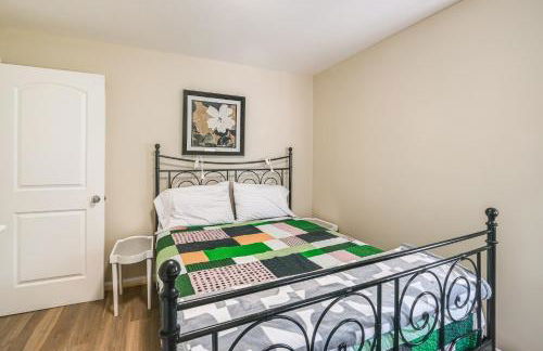 2 Mi to Potomac Mills Modern Home in Woodbridge - Foto 18