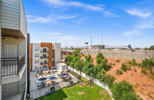 Serene Space with Easy City Access - Foto 32