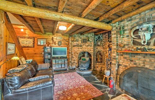 Sasquatch Inn Retreat Near Fishing and Hunting! - Foto 3