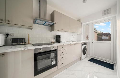 2 Bed Luxury Parking and Garden - Close to Heathrow - Foto 5