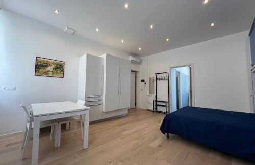 Cozy 1 Apartment - City Center Train Station - Photo 1