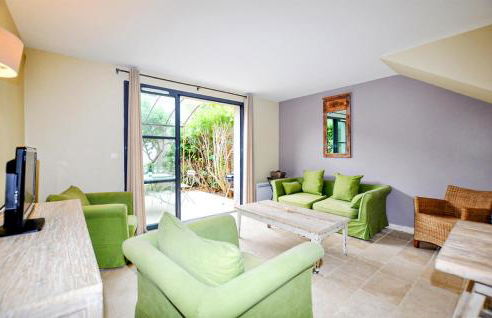 2 Bedroom Awesome Home In Saint-Laurent-De-La-Ca - Foto 3