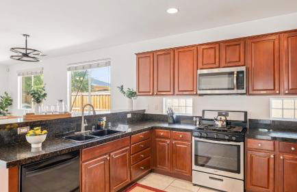 Desert Oasis w Pool Spa BBQ Outdoor Dining Under the Palms Calle Tolosa by AvantStay - Foto 13