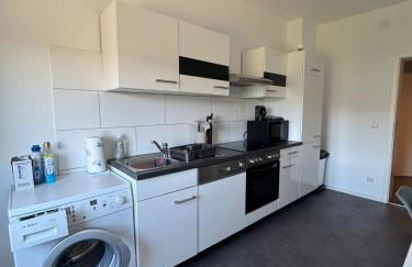 Modernes Zimmer am Campus 3 mit Gemeinschaftsbad - Foto 4