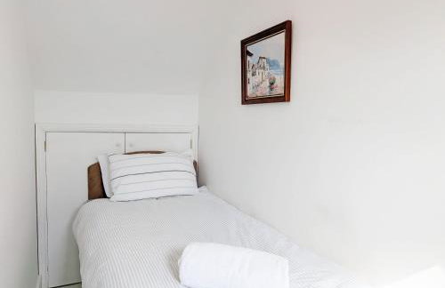 Sherkin -Wittering - 3 minute walk to the beach - Photo 6