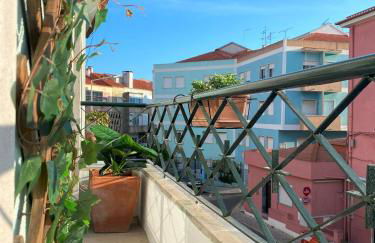 Lisbon, renovated T2 apartment Portas de Benfica - Foto 12