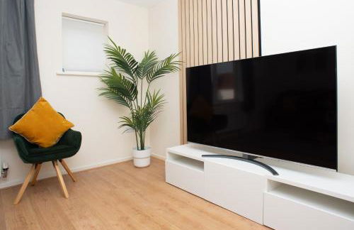 Cosy townhouse, new build, 5 bedrooms, Sleeps 8, Free Parking - Foto 5