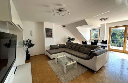 Großzügige 2-Zimmer-Wohnung mit Balkon, ruhige Lage - Foto 1