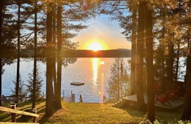 Well-appointed Adirondack cabin directly on 9-mile lake - Foto 76