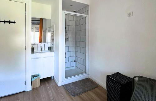 Combo centre-ville - 8 pers - 3 chambres avec salle de bain - Foto 8