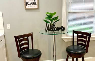 The Blackjack Duplex - Private Yard & Parking, Near Falls & Casino by Niagara Hospitality - Foto 6