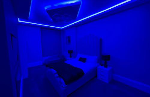 1 Bed Flat - Sleeps 2 - Hot Tub - Parking - Wifi - Photo 10