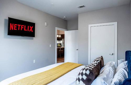 First Floor 2B2B • Pool, Gym, Dog Park • Near DTA - Foto 8